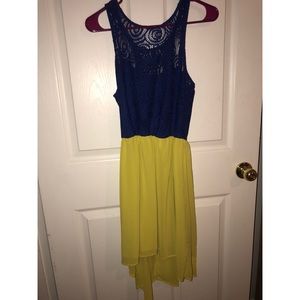 Snow White dress. Perfect for Disney bounding!